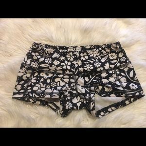 Fleo Shorts